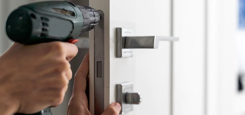 Locksmith For Lock Replacement Near Me in Cambria, CA