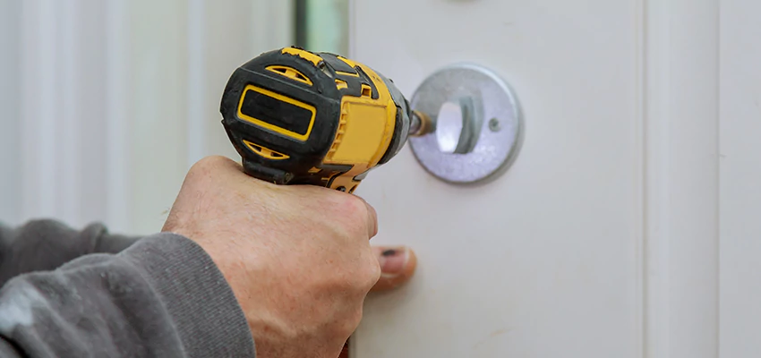 Street Locksmith For Smart Lock Repair in Cambria, CA